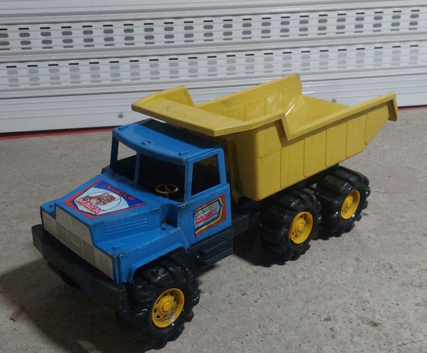 Детски самосвал 1 бр