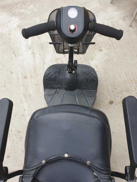 Scuter carut-carucior electric pers. dizabilitati stare fff buna !!!