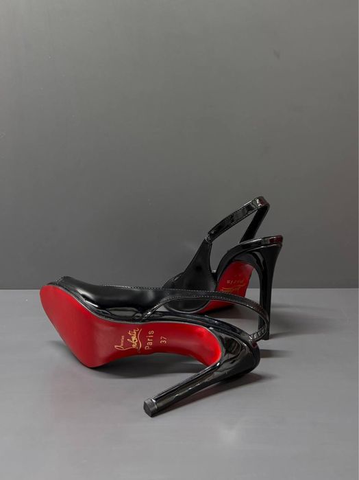 Pantofi Louboutin noi