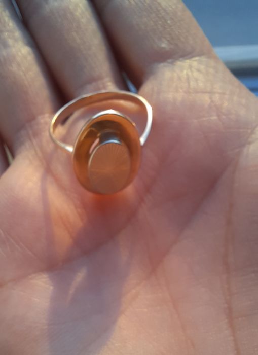 Продам золотое кольцо 19р