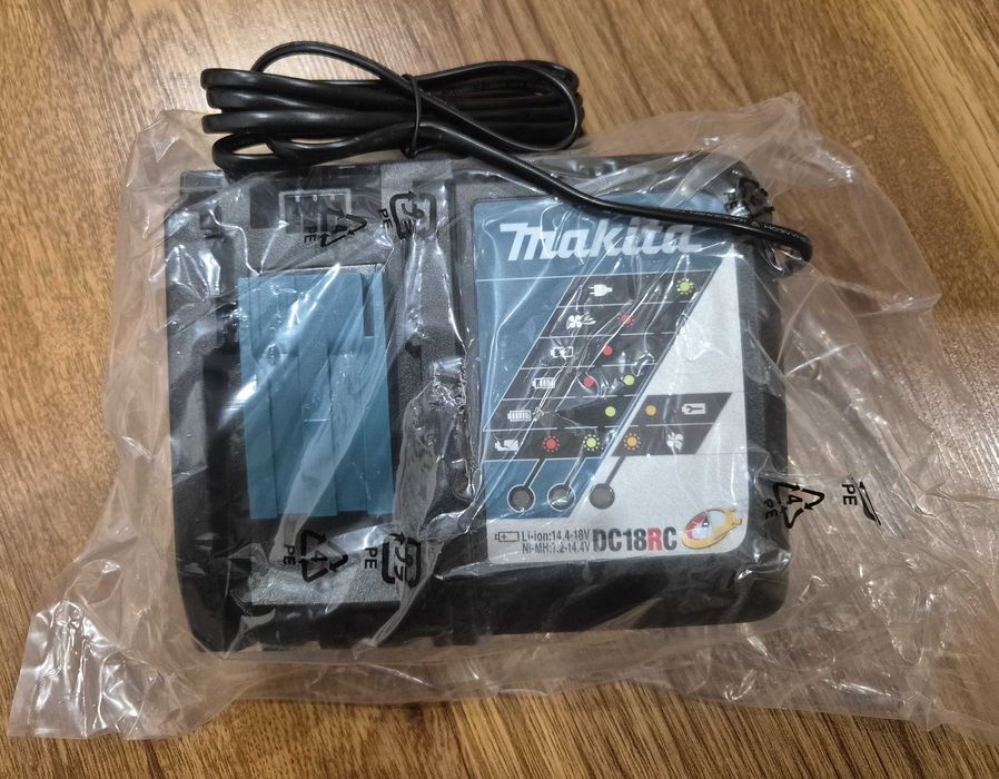 Комплект Макита 2бр оригинални батерии 5Ah Makita BL1850B и оригинално бързо зарядно Makita DC18RC LXT 18V