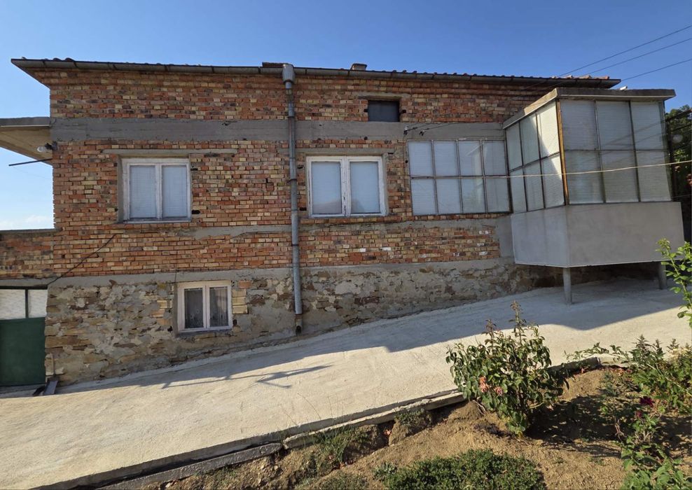 Продавам двуетажна къща в с. Пещерско, област Бургас. БЕЗ ПОСРЕДНИК!