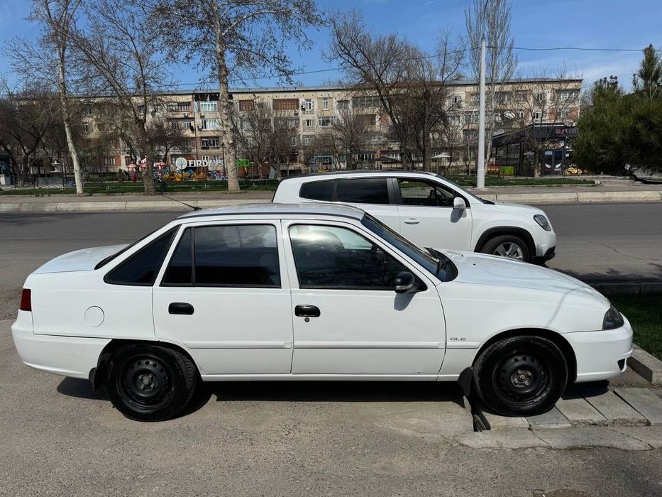 Nexia 1.6 2015yil 163000 yurgan bir qol haydalgan