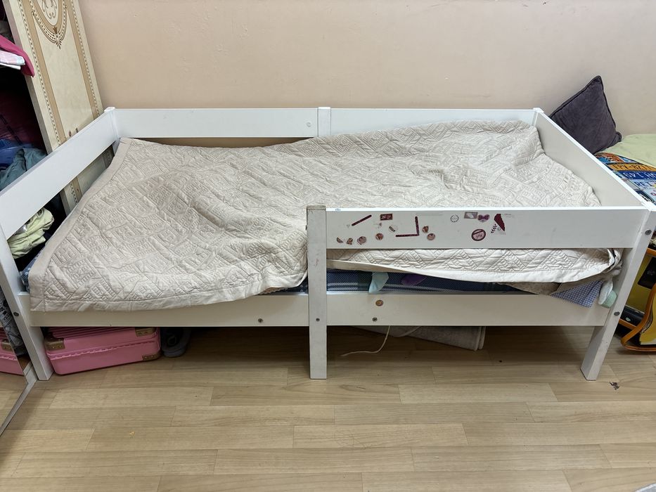 Кровать детская белая