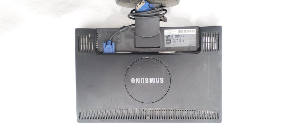 Продам мониторы, почти новые