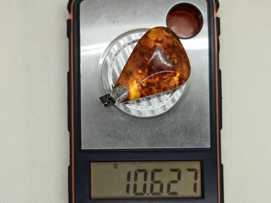 Pandantiv Monumental Polonia – Argint 835 & Chihlimbar Fațetat