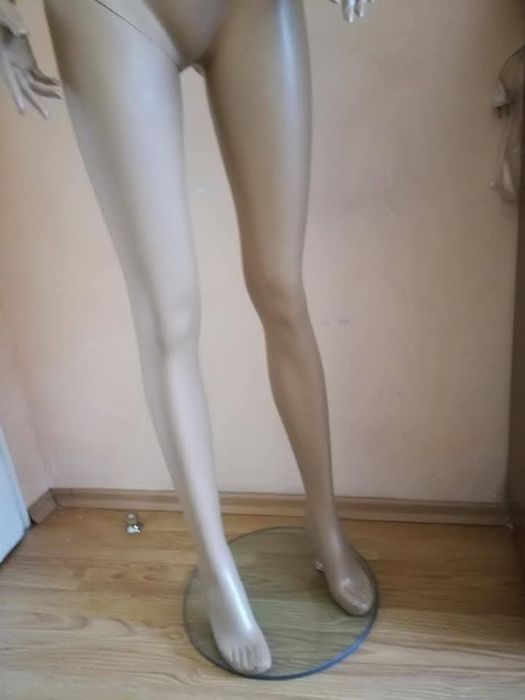 Дамски  витринни манекени