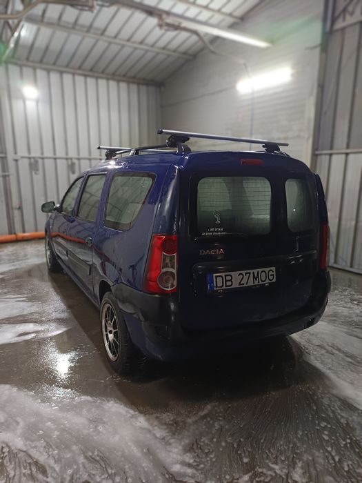 Vând Logan MCV 2007