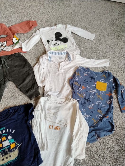 Lot cu seturi marimea 6-9 luni