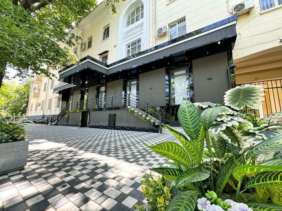 Продаётся офис 180 м² с арендатором, Ц-1