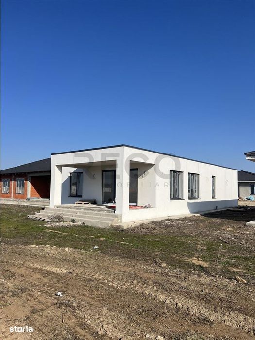 RECO Vila în stil mediteranean cu 4 CAMERE SANTANDREI