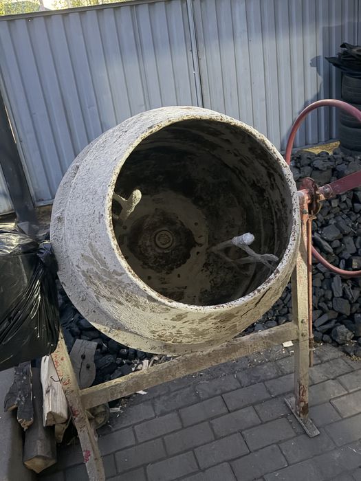 Продам бетономешалку