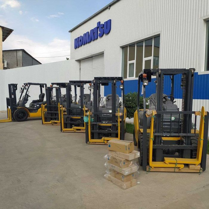 Дизель юритмалик юклаш техникаси (Кара) "KOMATSU FD15-17"