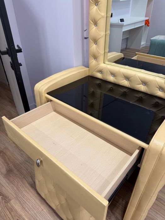 Туалетный столик