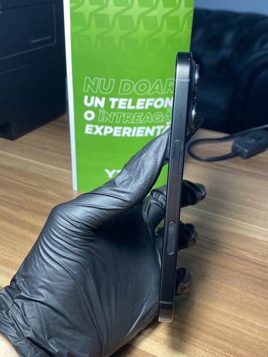 iPhone 16 Pro • 256 GB • Black Titanium