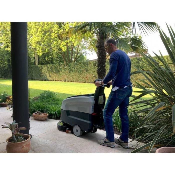 Dynamic 45 E Lavor Italia ,  masina de spalat pardoseli 1600 mp/h