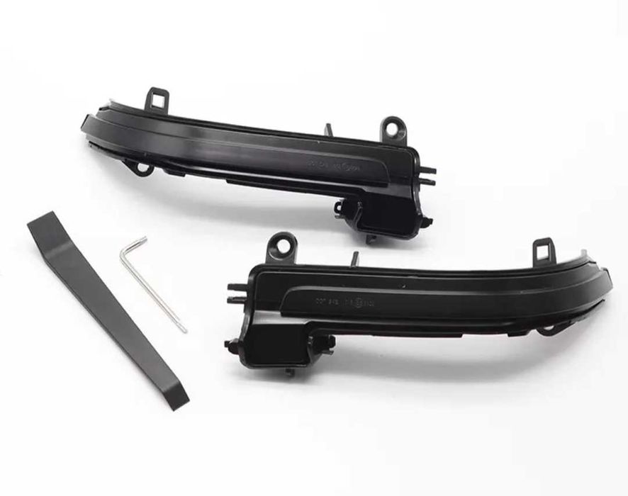 Динамични бягащи мигачи за огледалата за БМВ BMW F20 F22 F30 F34 X1 i3