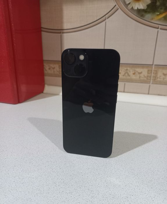 Продам Apple iPhone 13 128Gb черный