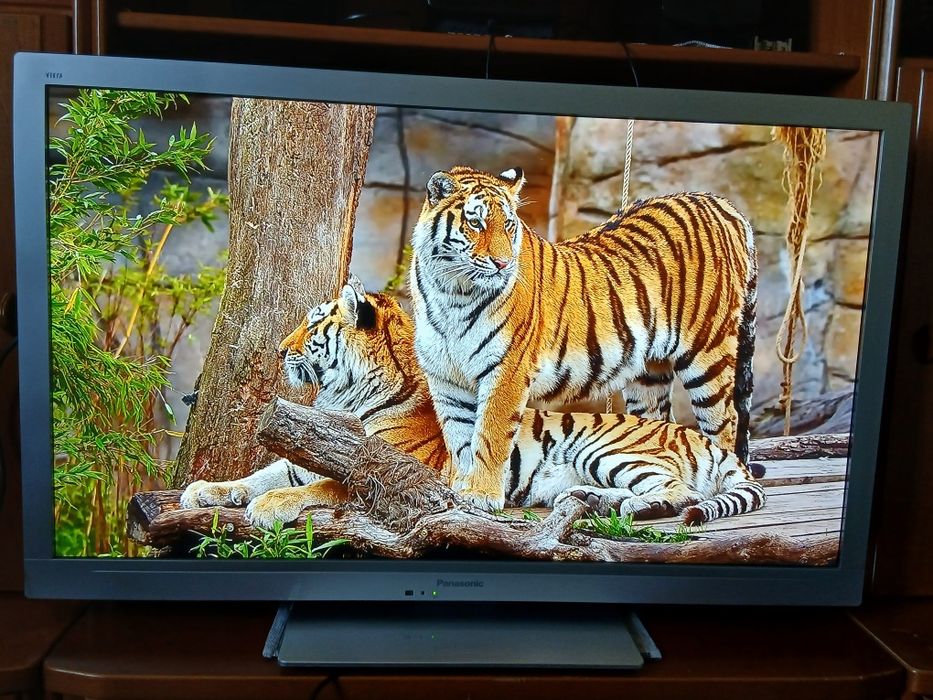 Panasonic lcd 42 инча