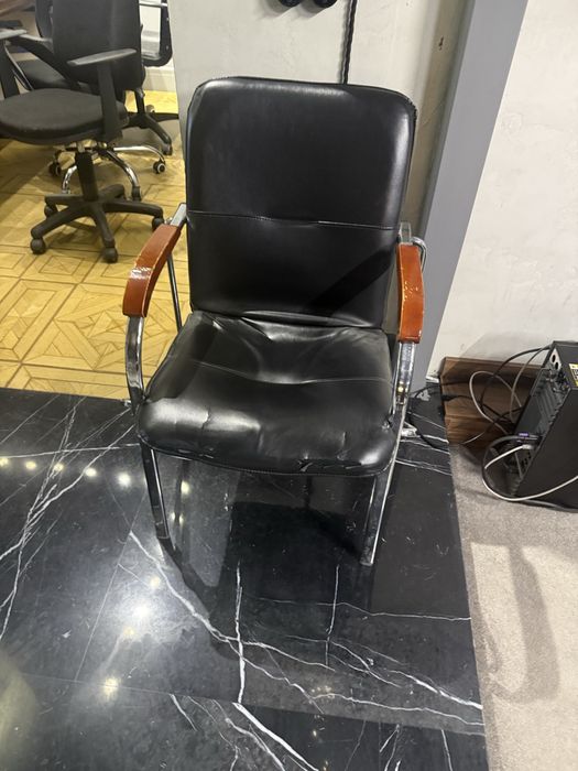 Продаются офисные кресла