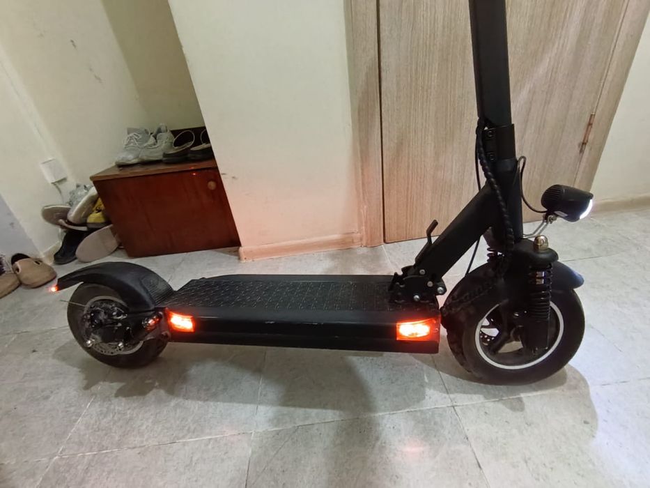 Продам электро самокат