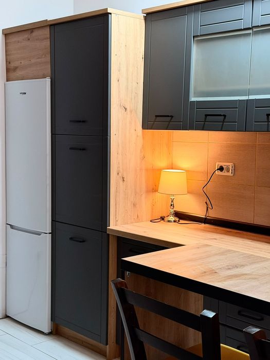 Inchiriez garsoniera ,apartament Militari Residence. Str. Tineretului