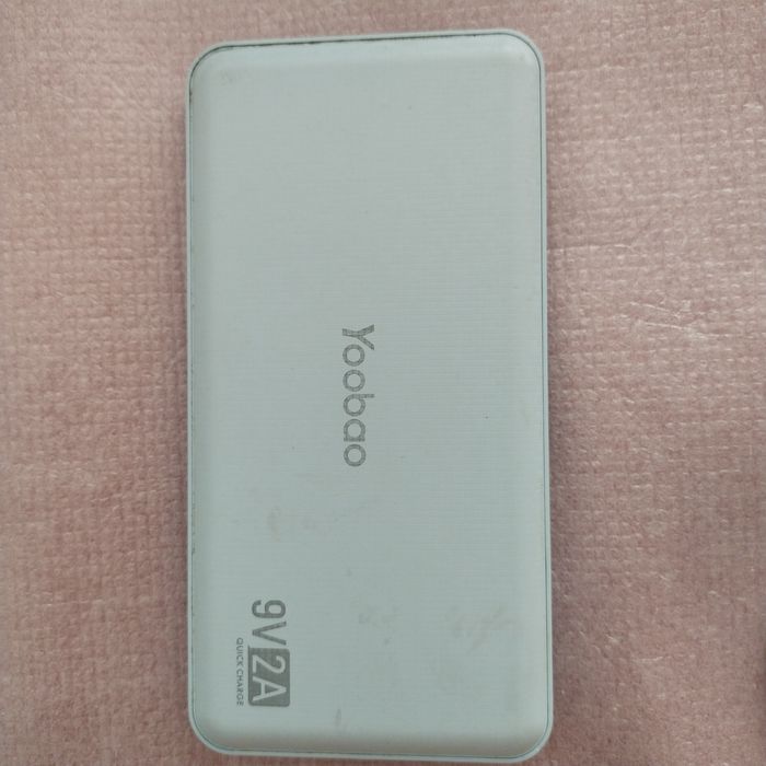 Телефон htc,повербанк.