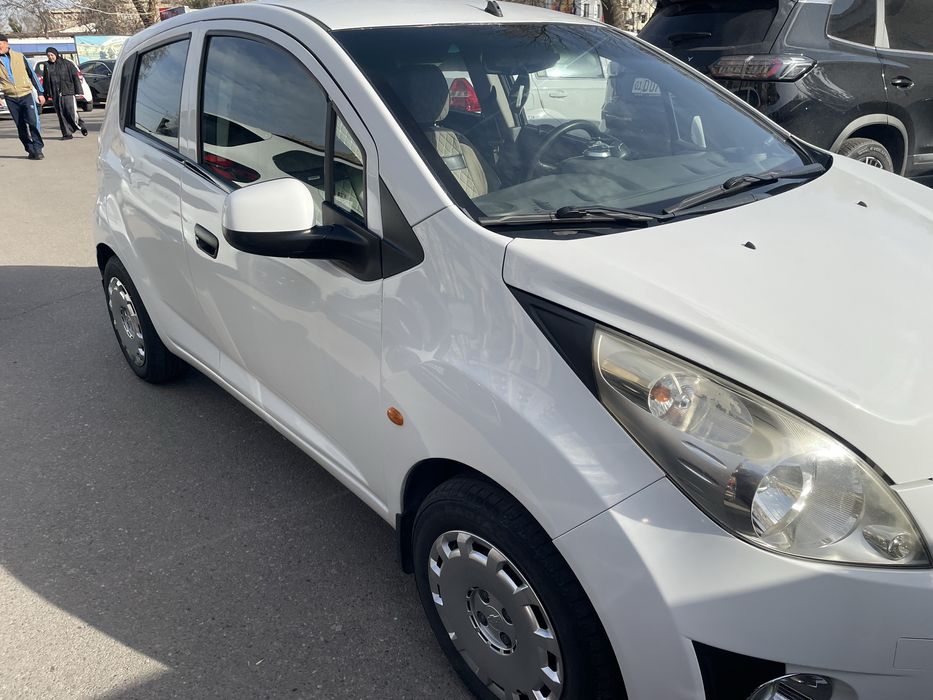 Спарк 2011 сотилади