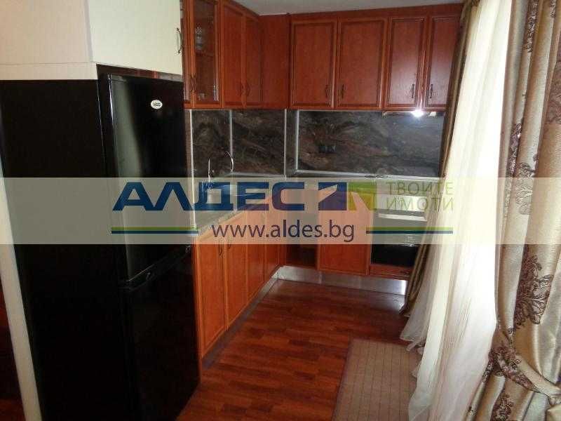 Дава се под наем Двустаен апартамент в София, Гоце Делчев - 75 кв.м за 715 € - Снимка #2