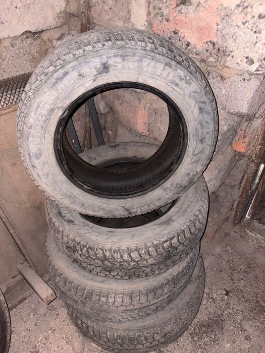Продам бу зимние шипованые балоны