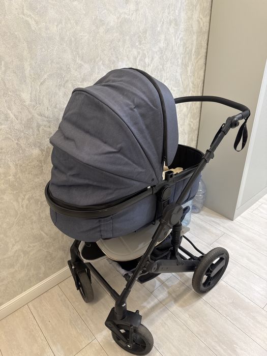 Продам зимнюю коляску