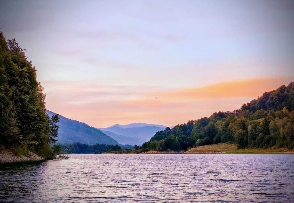 Vând 2 loturi lacul Paltinu