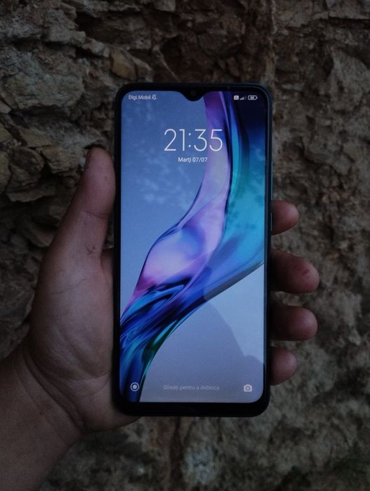 Vând sau Schimb Xiaomi Redmi 9 (PREȚ 250  LEI NEGOCIABIL SAU SCHIMB)