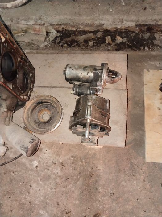 Продам запчасти на двигатель Mersedes 102 2.3