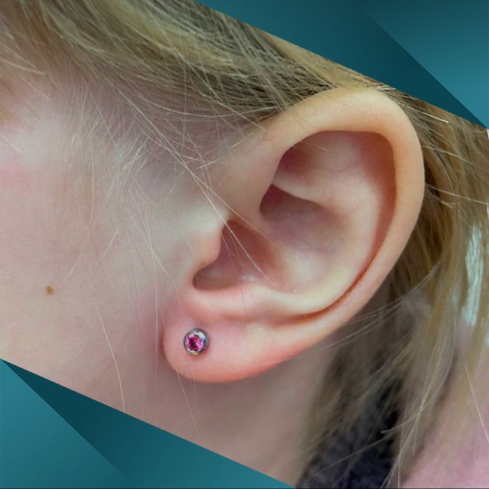 Прокол ушей. Детям и взррслым