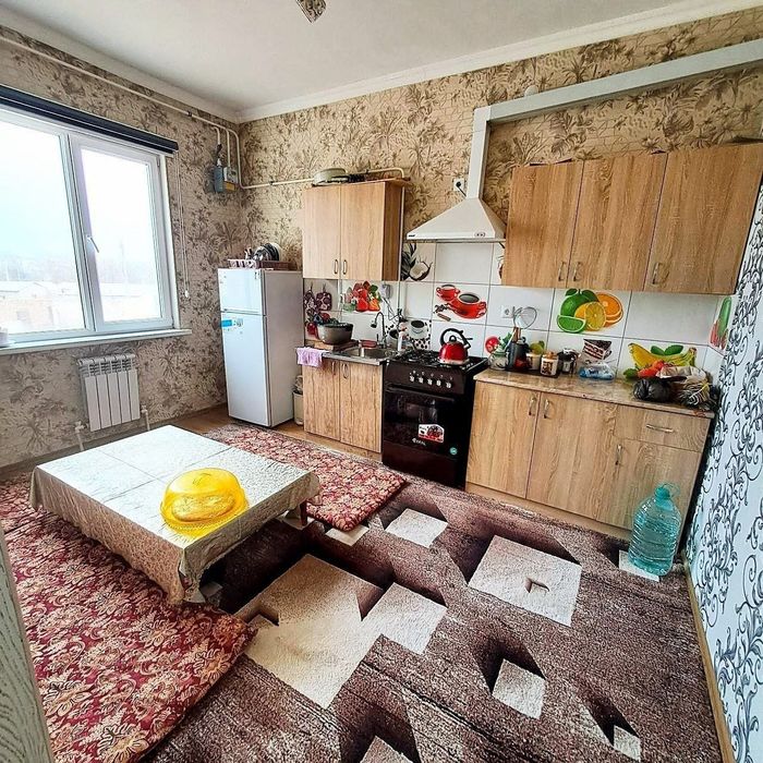 Ijara qarshi sity 2 qavat 3 xona 300 $