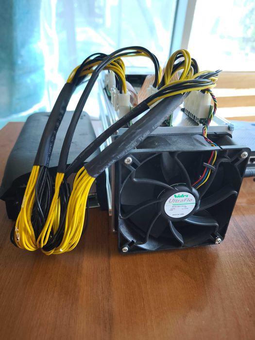 Продавам Antminer S9 със захранване 1300вата