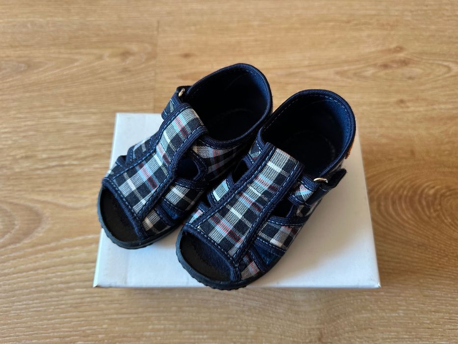 Детски пантофи Колев и Колев