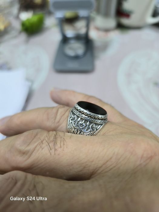 Серебряный перстень с камнем оникс