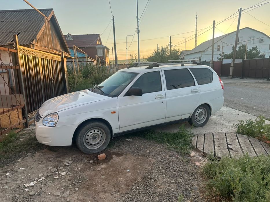 Автомобиль приора универсал