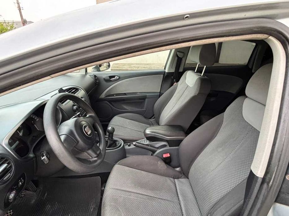 Vând SEAT Leon, an 2006, motor 1.9 TDI diesel, 105 CP.