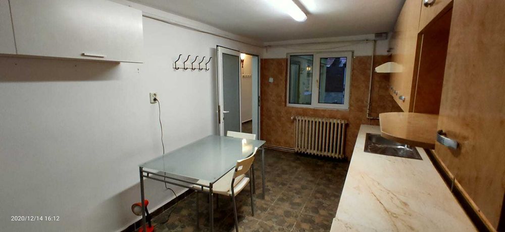 Casă de închiriat 5 camere Ploiești
