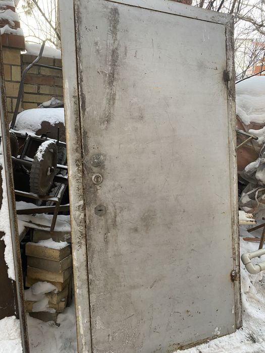 Железная дверь входной