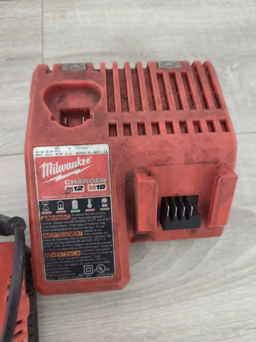 4 Încărcătoare defecte Milwaukee M12, M18, fast charge
