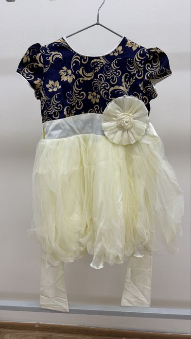 Детское платье нарядное новое