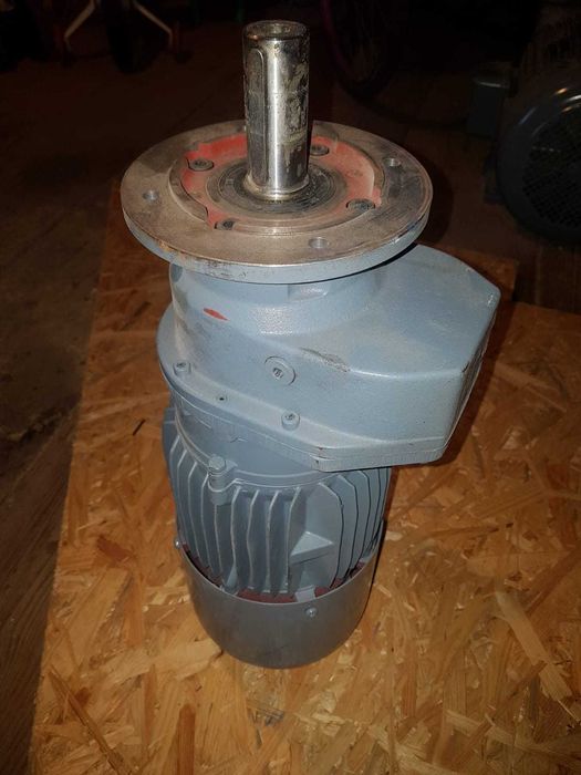 Motor electric cu sau fara reducror