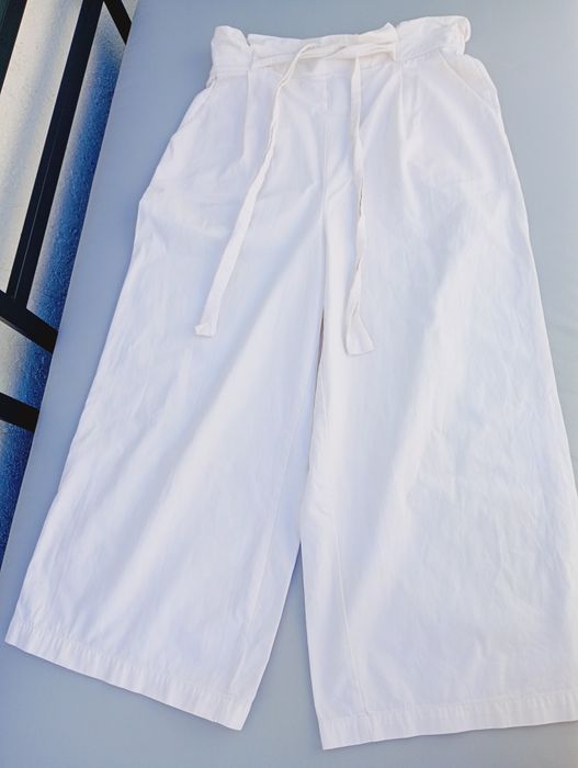 Pantaloni largi   .