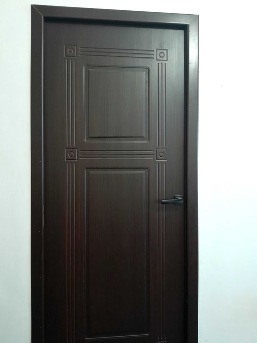 Ichki eshiklar sotiladi