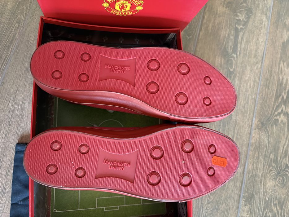Нови оригинални кецове на MANCHESTER UNITED
