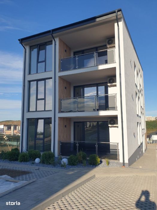 IASI-REDIU –Apartament cu 3 camere ultramodern- suprafata vitrata mare